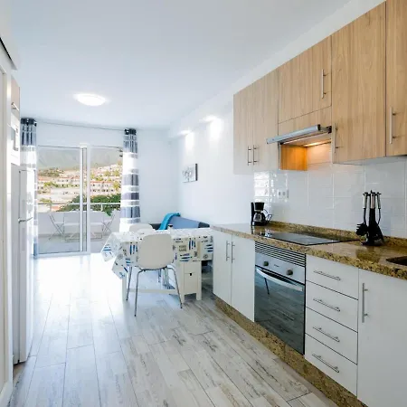 480 A Island Village With Terrace View And Wifi 아파트 아데제