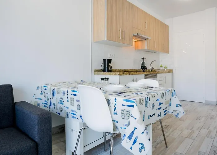 Lägenhet 480 A Island Village With Terrace View And Wifi