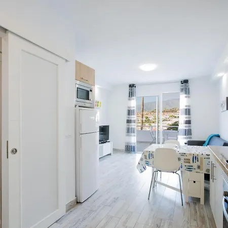 شقة 480 A Island Village With Terrace View And Wifi *