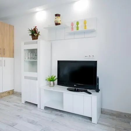 شقة 480 A Island Village With Terrace View And Wifi *